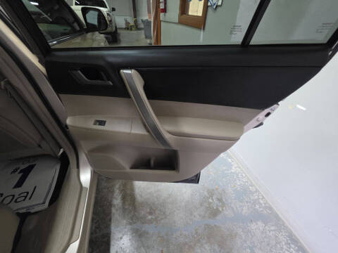 2013 Toyota Highlander SE