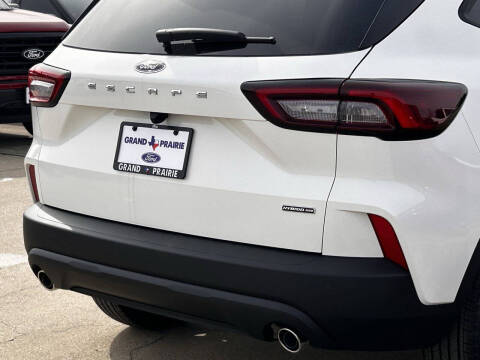 2026 Ford Escape Hybrid ST-Line Select
