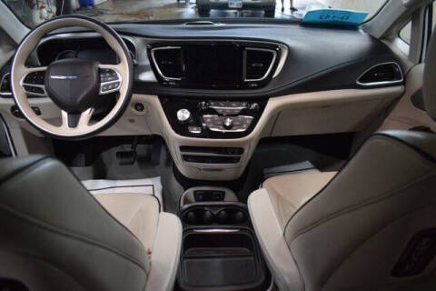 2017 Chrysler Pacifica Hybrid Platinum