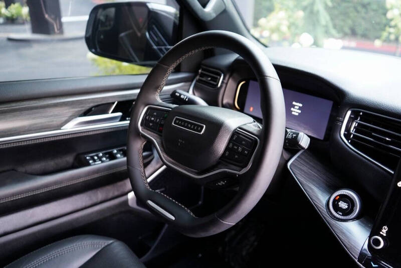 2023 Jeep Wagoneer Series III