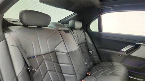 2024 BMW 7 Series 740i