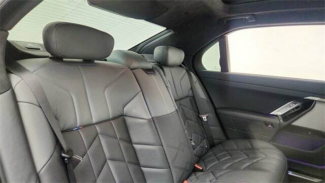 2024 BMW 7 Series 740i