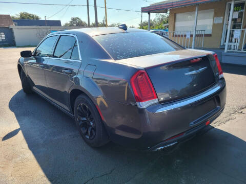 2015 Chrysler 300 Limited