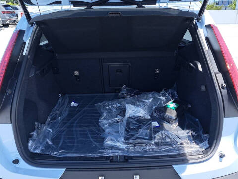 2026 Volvo XC40 B4 Plus