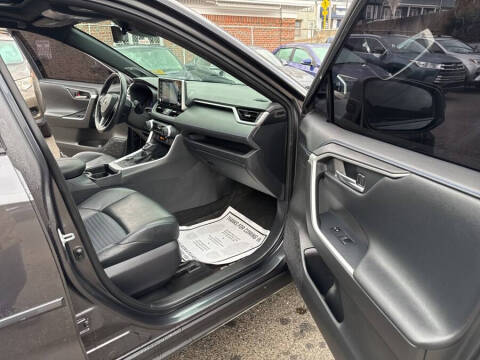 2020 Toyota RAV4 Hybrid XSE