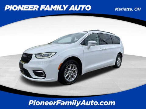 2022 Chrysler Pacifica for sale at Pioneer Family Preowned Autos of WILLIAMSTOWN in Williamstown WV
