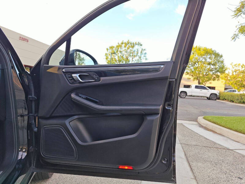 2016 Porsche Macan S