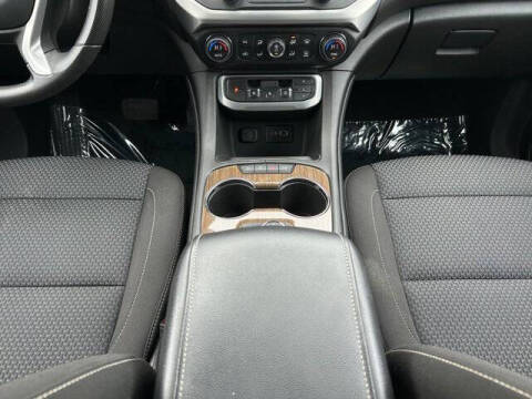 2022 GMC Acadia SLE