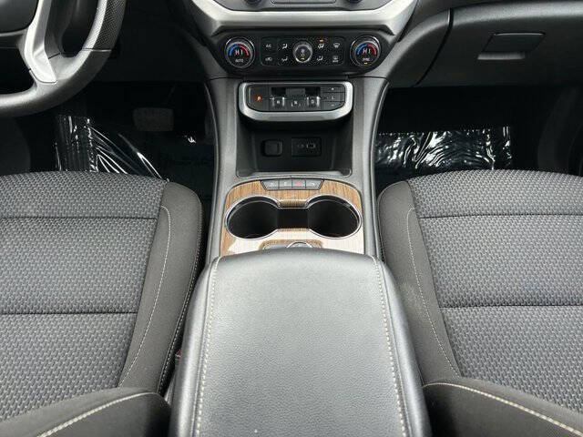 2022 GMC Acadia SLE