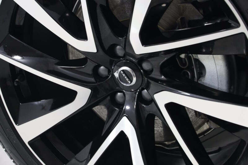 2025 Volvo XC90 B5 Plus Bright Theme