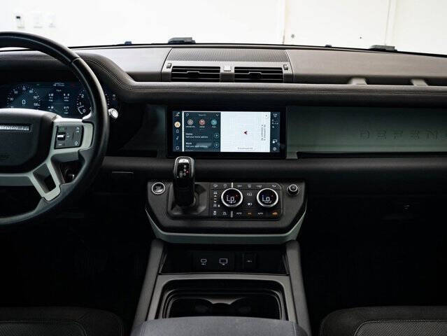 2020 Land Rover Defender 110 SE