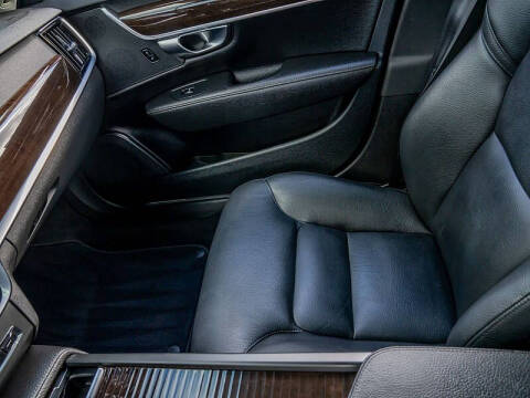 2018 Volvo S90 T5 Momentum