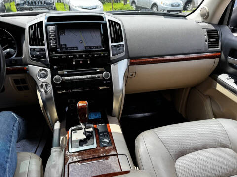 2014 Toyota Land Cruiser