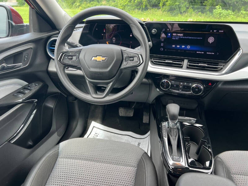 2025 Chevrolet Trax LT