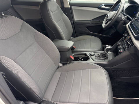 2022 Volkswagen Taos SE 4Motion