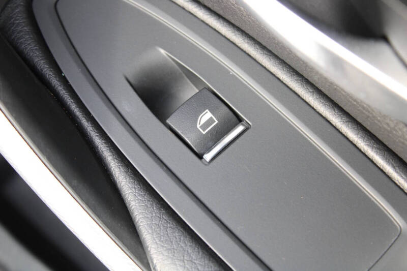 2018 BMW 3 Series 330e iPerformance