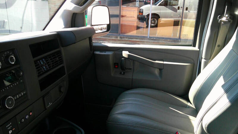 2021 Chevrolet Express 2500