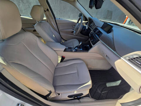 2012 BMW 3 Series 328i