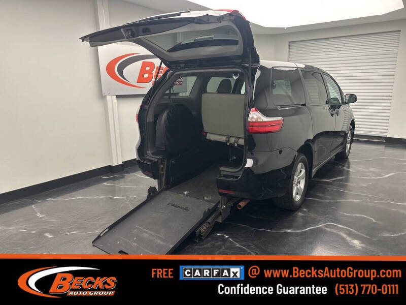 2020 Toyota Sienna L's photo