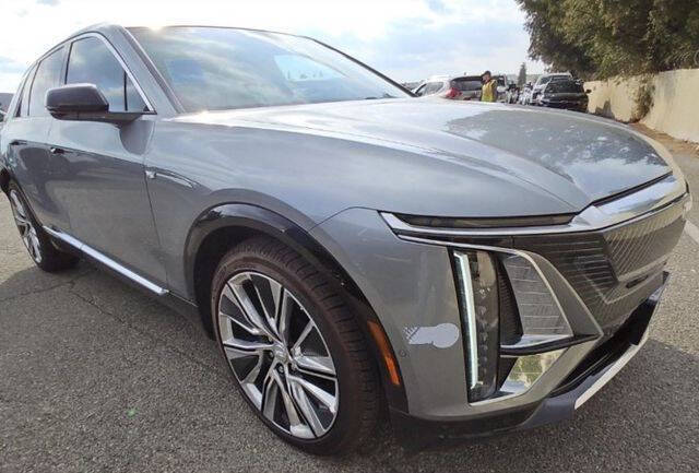 Used 2024 Cadillac LYRIQ Luxury 3 with VIN 1GYKPSRLXRZ114216 for sale in Bloomington, IL
