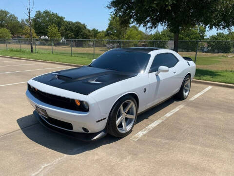 2016 Dodge Challenger for sale at LA PULGA DE AUTOS in Dallas TX