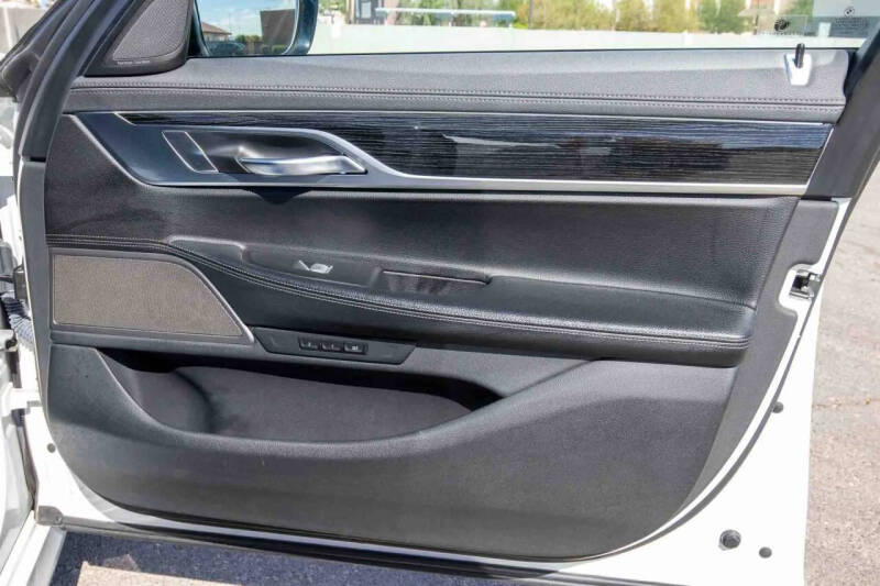 2019 BMW 7 Series 740i