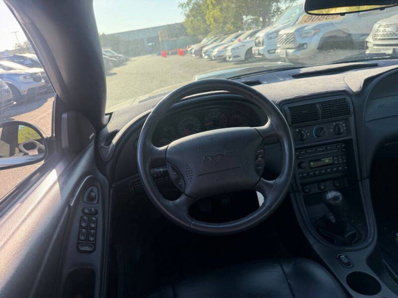2003 Ford Mustang
