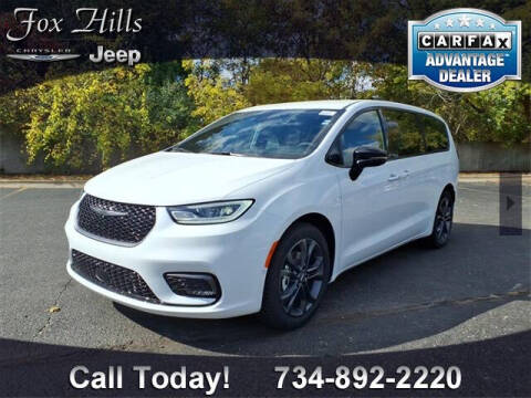 2026 Chrysler Pacifica Select