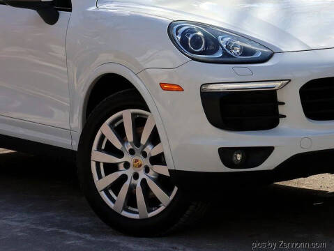 2017 Porsche Cayenne Platinum Edition
