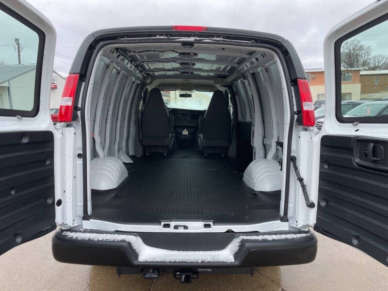 2025 Chevrolet Express 3500