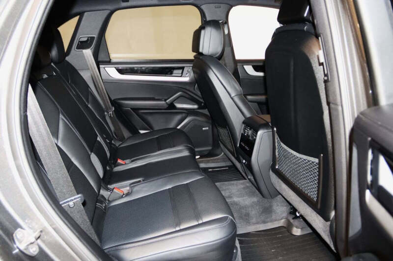 2024 Porsche Cayenne