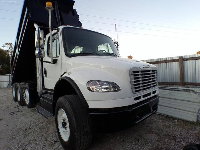 2013 Freightliner M2 106