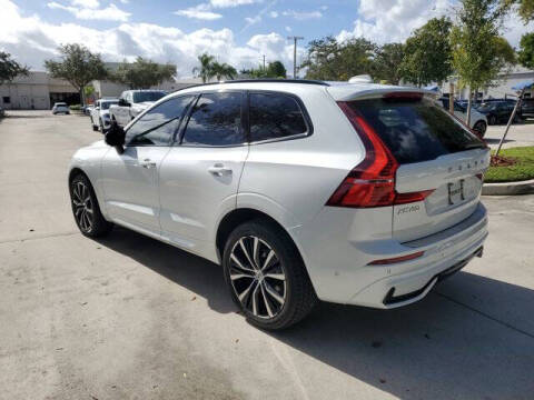 2023 Volvo XC60 B5 Plus Dark Theme