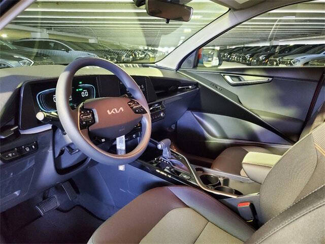 2025 Kia Niro LX