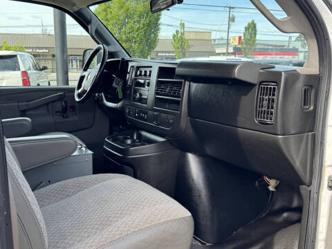 2017 Chevrolet Express 2500