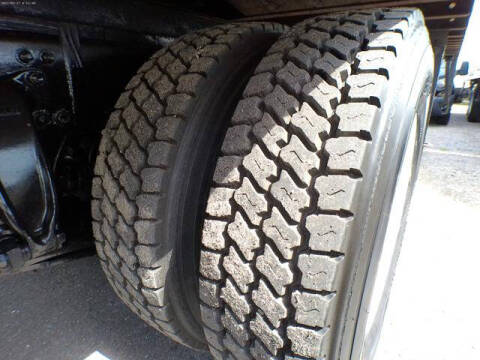 2015 Freightliner M2 106