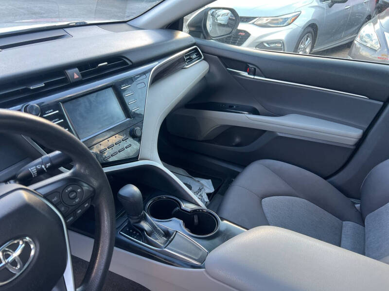 2018 Toyota Camry LE