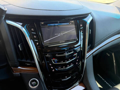 2016 Cadillac Escalade Standard