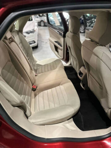 2018 Ford Fusion Hybrid SE