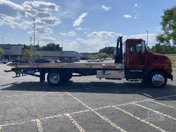 2024 Mack MD6