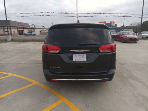 2020 Chrysler Pacifica Touring