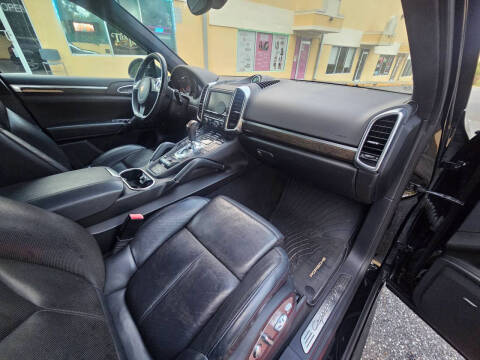 2013 Porsche Cayenne GTS