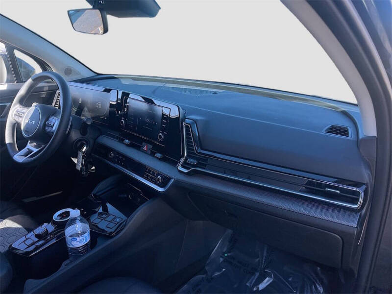 2024 Kia Sportage Hybrid LX