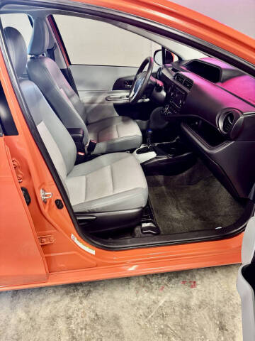 2012 Toyota Prius c Four