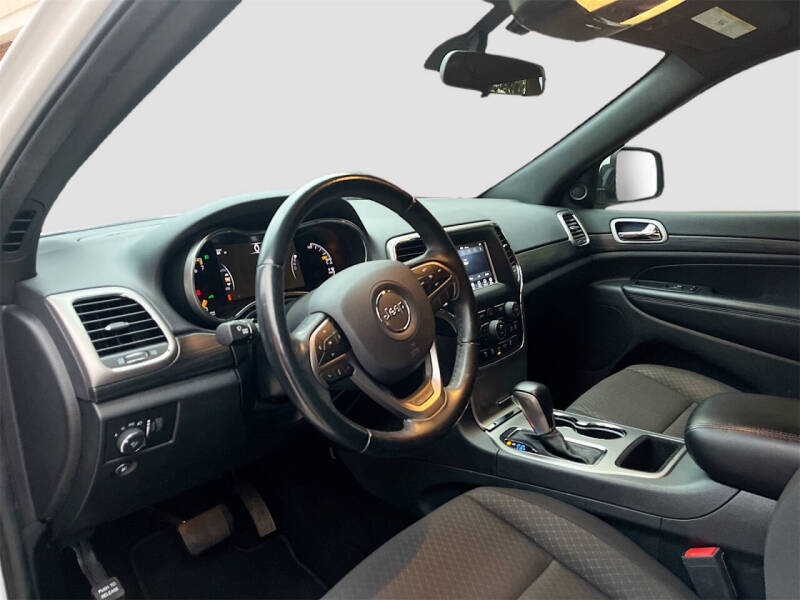 2019 Jeep Grand Cherokee Laredo E