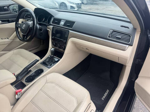 2017 Volkswagen Passat 1.8T SE