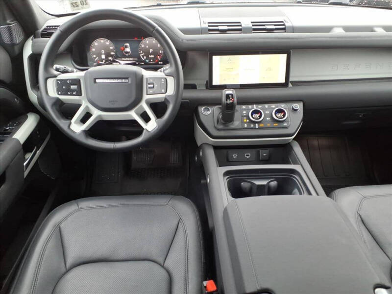 2023 Land Rover Defender 110 SE