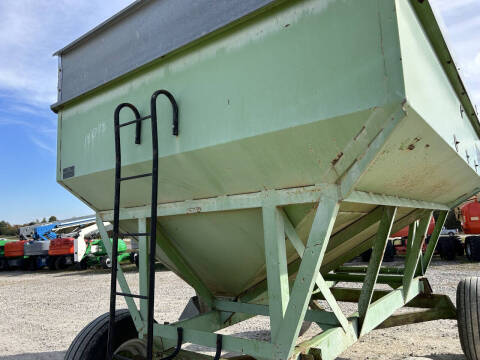 2026 Parker 2600 Gravity Wagon