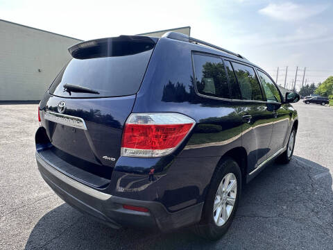 2011 Toyota Highlander SE