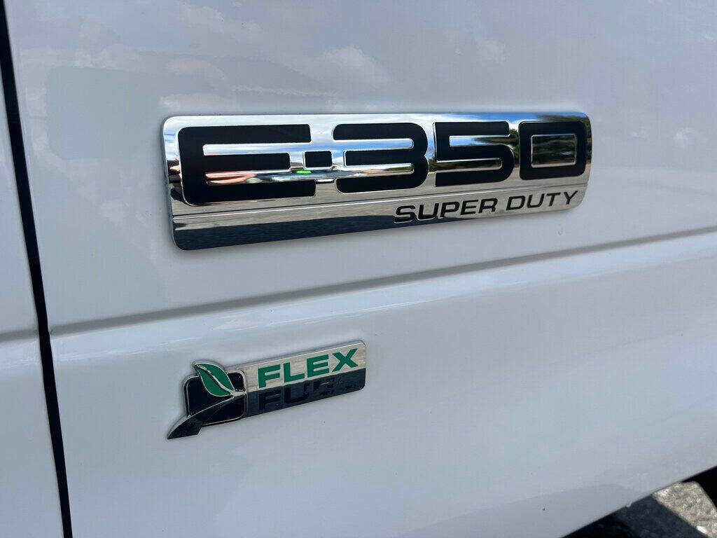 2015 Ford E-Series 11